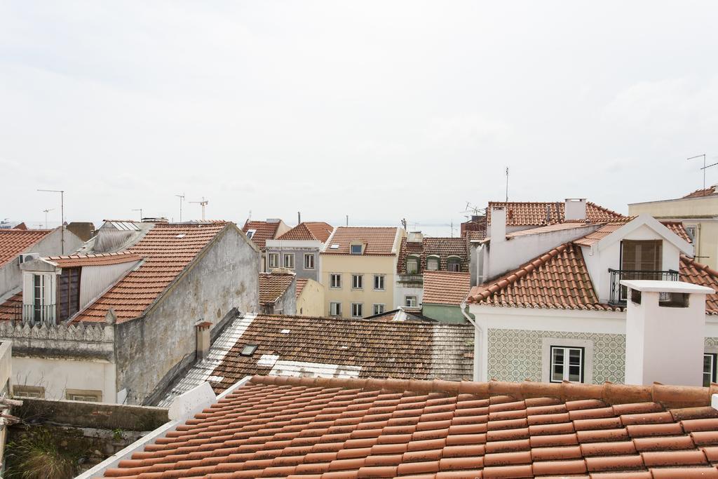 Joivy Spacious And Bright 1-Bed Flat With City Views In Lapa Lisboa Eksteriør billede