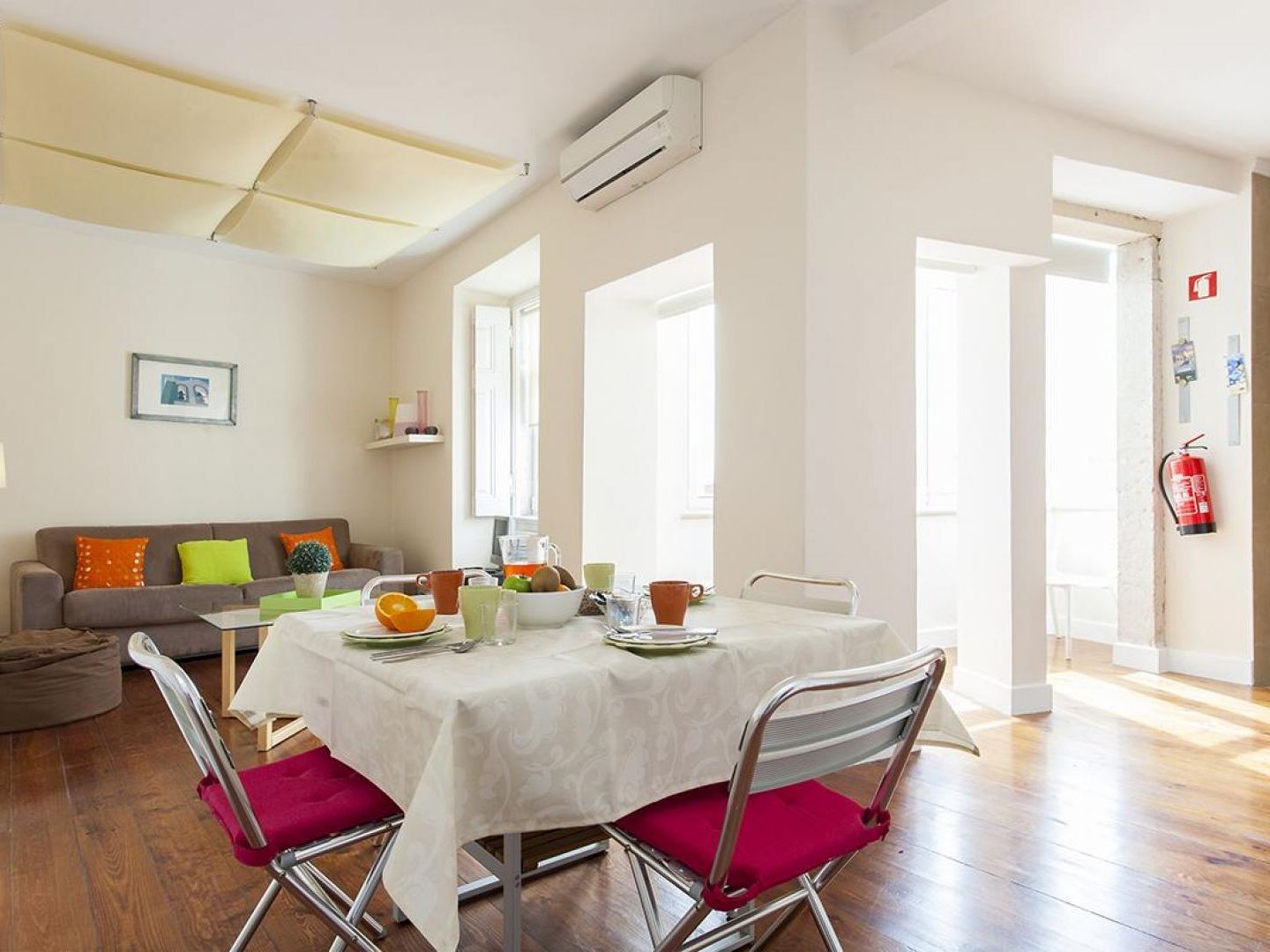 Joivy Spacious And Bright 1-Bed Flat With City Views In Lapa Lisboa Eksteriør billede